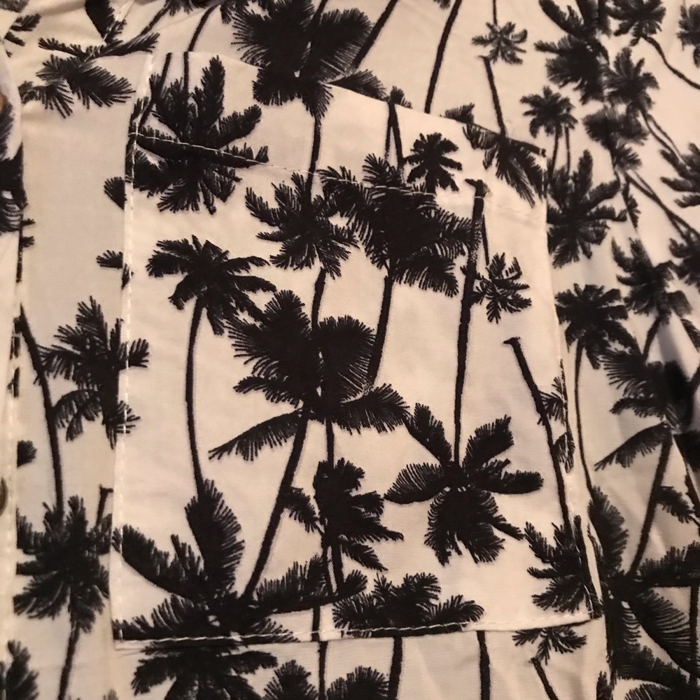 Palm tree button down - Picture 2 of 4